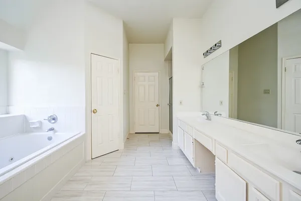 $2,750 | 9731 New Kent Drive, Sugar Land, TX 77498