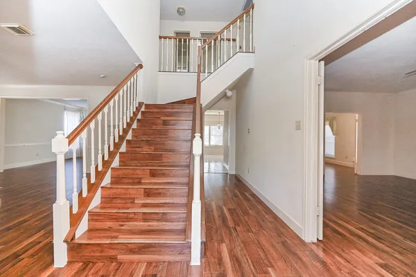 $2,750 | 9731 New Kent Drive, Sugar Land, TX 77498