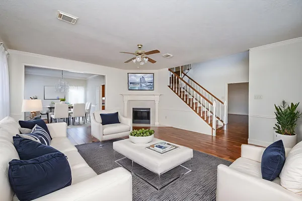 $2,750 | 9731 New Kent Drive, Sugar Land, TX 77498