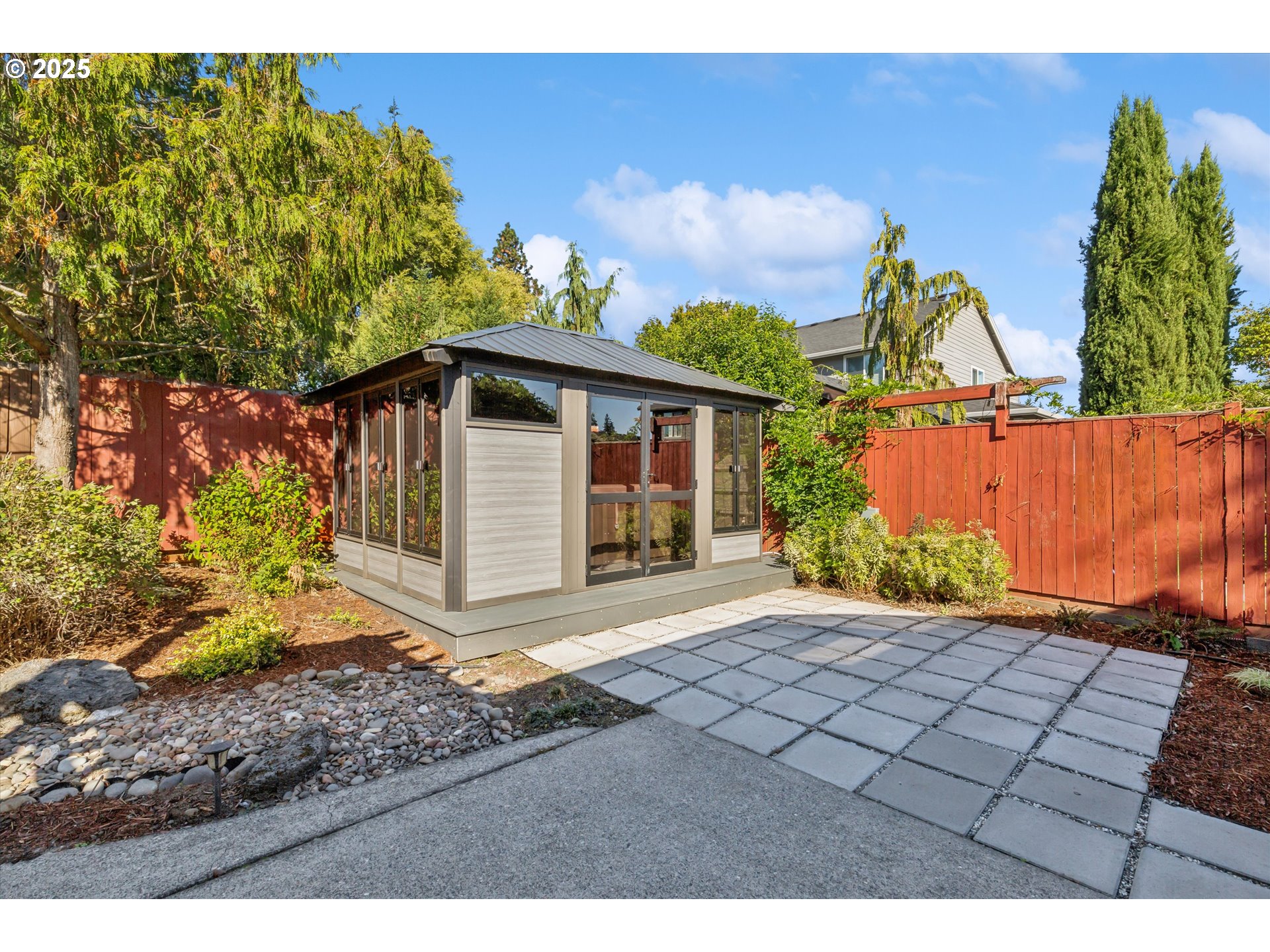 9935 Southwest Kable Street Portland, OR 97224 - Photo 29 of 33 Hot Tub