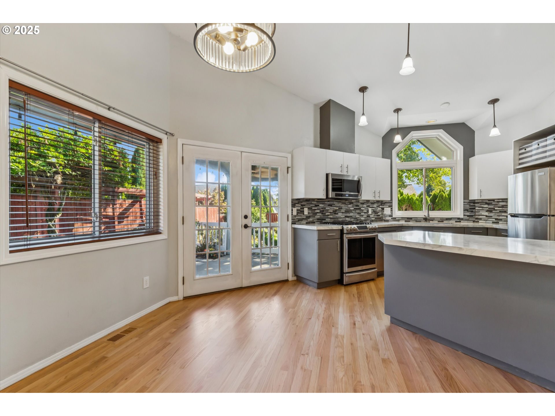 9935 Southwest Kable Street Portland, OR 97224 - Photo 7 of 33 Dining Area