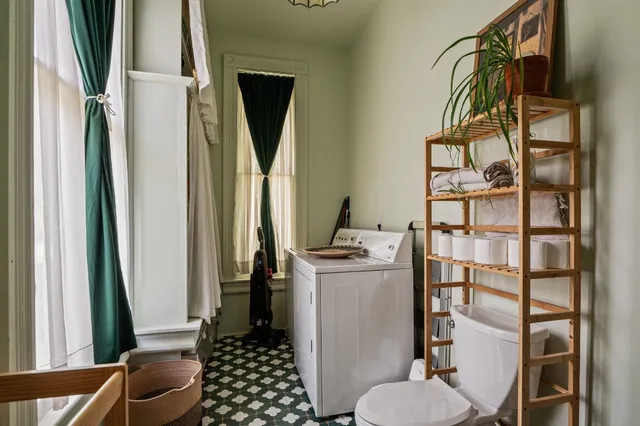 $450,000 | 124 North Hamilton Street, Gonzales, TX 78629