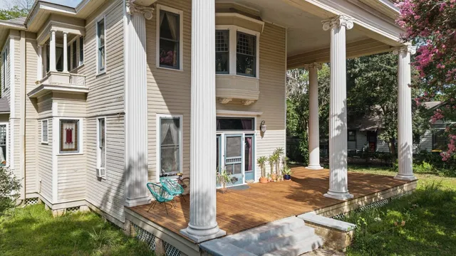 $450,000 | 124 North Hamilton Street, Gonzales, TX 78629