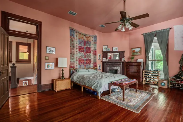 $450,000 | 124 North Hamilton Street, Gonzales, TX 78629