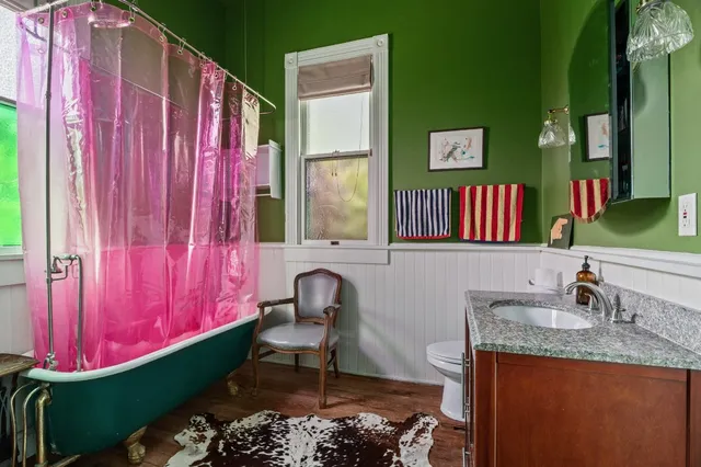 $450,000 | 124 North Hamilton Street, Gonzales, TX 78629