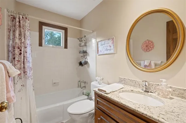 $749,000 | 7447 Black Oak Circle, Stilwell, KS 66085