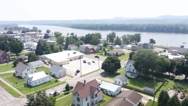 $219,000 | 301 West Amelia Street, Cassville, WI 53806