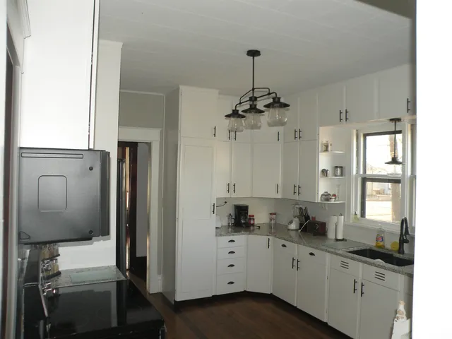 $219,000 | 301 West Amelia Street, Cassville, WI 53806