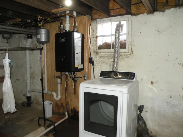 $219,000 | 301 West Amelia Street, Cassville, WI 53806