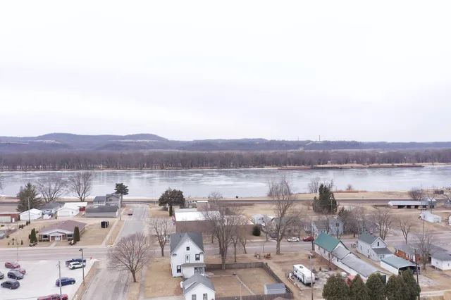 $219,000 | 301 West Amelia Street, Cassville, WI 53806