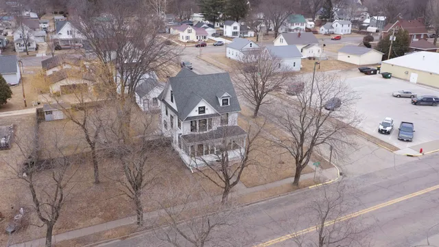 $219,000 | 301 West Amelia Street, Cassville, WI 53806