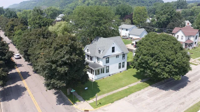 $219,000 | 301 West Amelia Street, Cassville, WI 53806