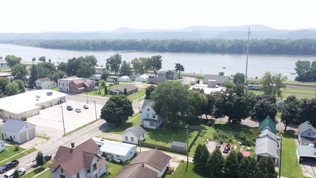 $219,000 | 301 West Amelia Street, Cassville, WI 53806