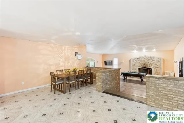 $325,000 | 6236 Forest Lane, East Stroudsburg, PA 18302