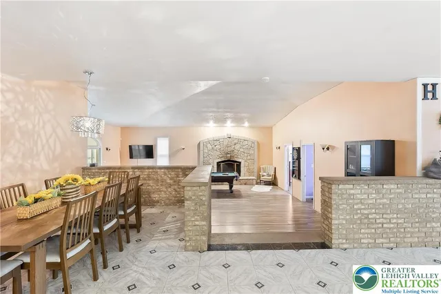 $325,000 | 6236 Forest Lane, East Stroudsburg, PA 18302