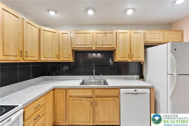 $325,000 | 6236 Forest Lane, East Stroudsburg, PA 18302