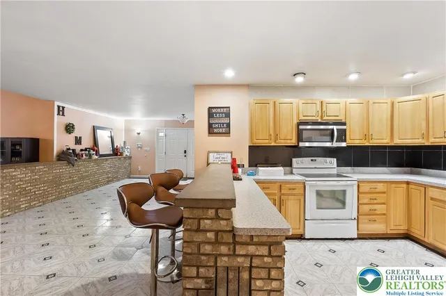 $325,000 | 6236 Forest Lane, East Stroudsburg, PA 18302