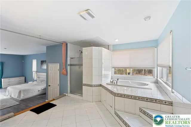 $325,000 | 6236 Forest Lane, East Stroudsburg, PA 18302