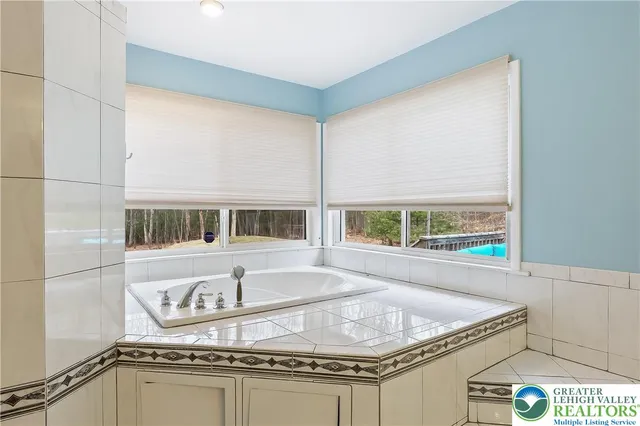 $325,000 | 6236 Forest Lane, East Stroudsburg, PA 18302