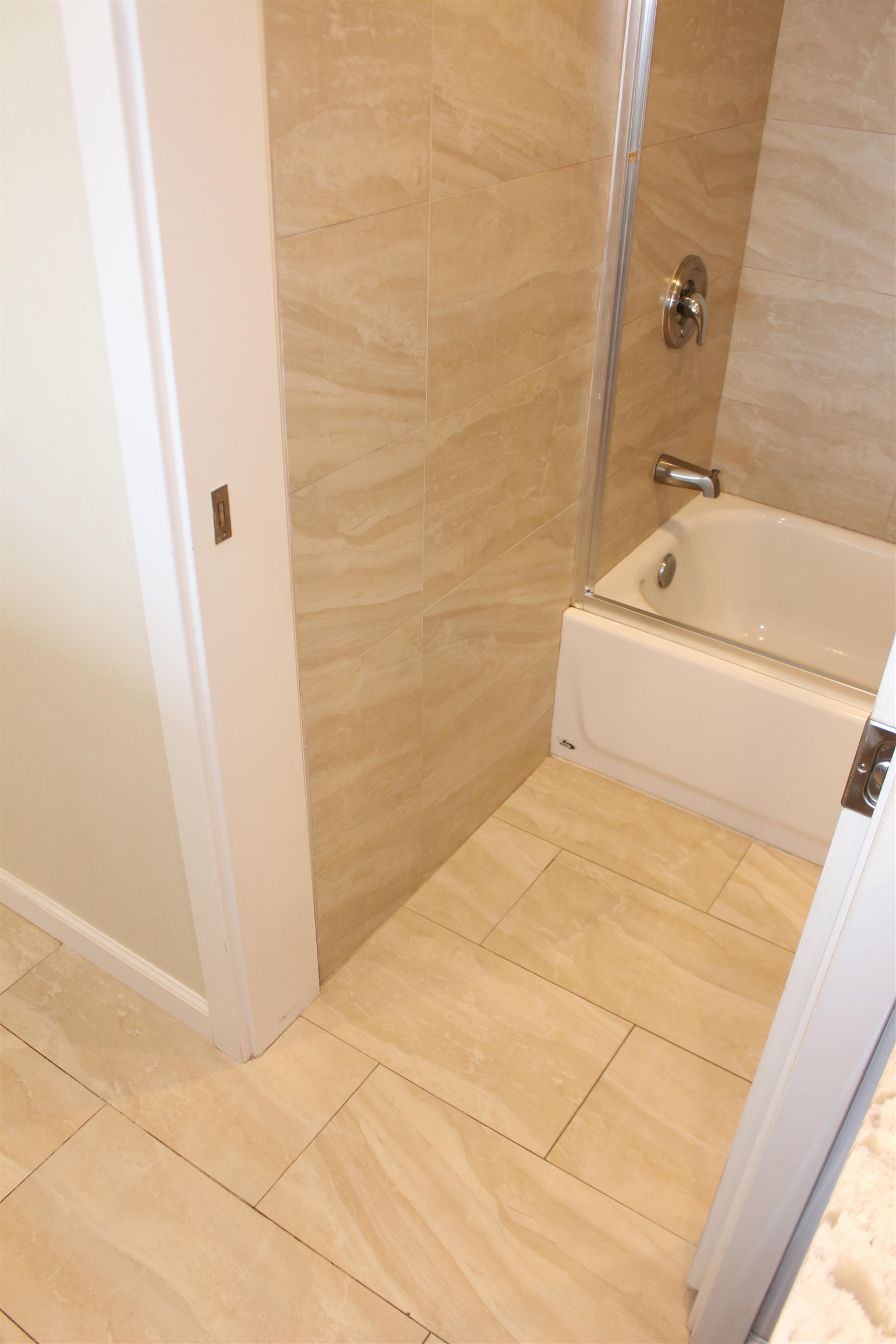 3660 Lower Honoapiilani Road, Unit 404 Lahaina, HI 96761 - Photo 8 of 10