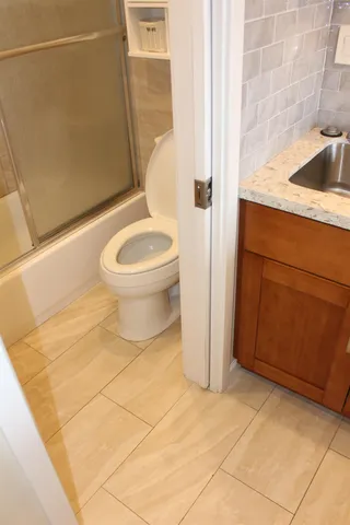 $1,950 | 3660 Lower Honoapiilani Road, Unit 404, Lahaina, HI 96761