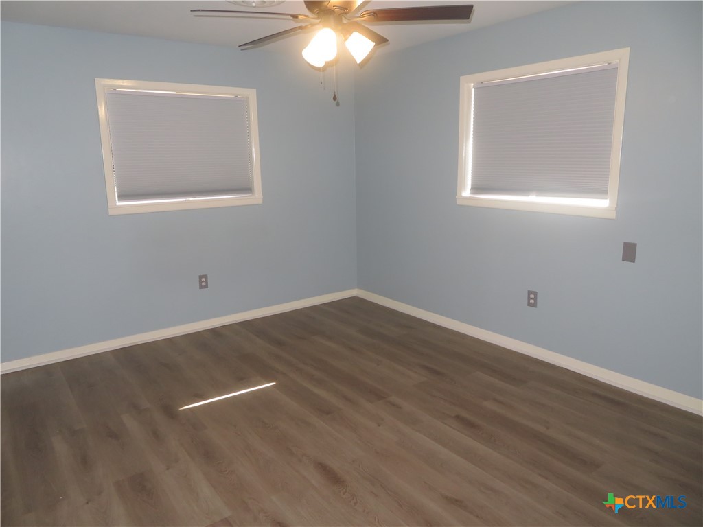 508 Wilson Street Edna, TX 77957 - Photo 11 of 26