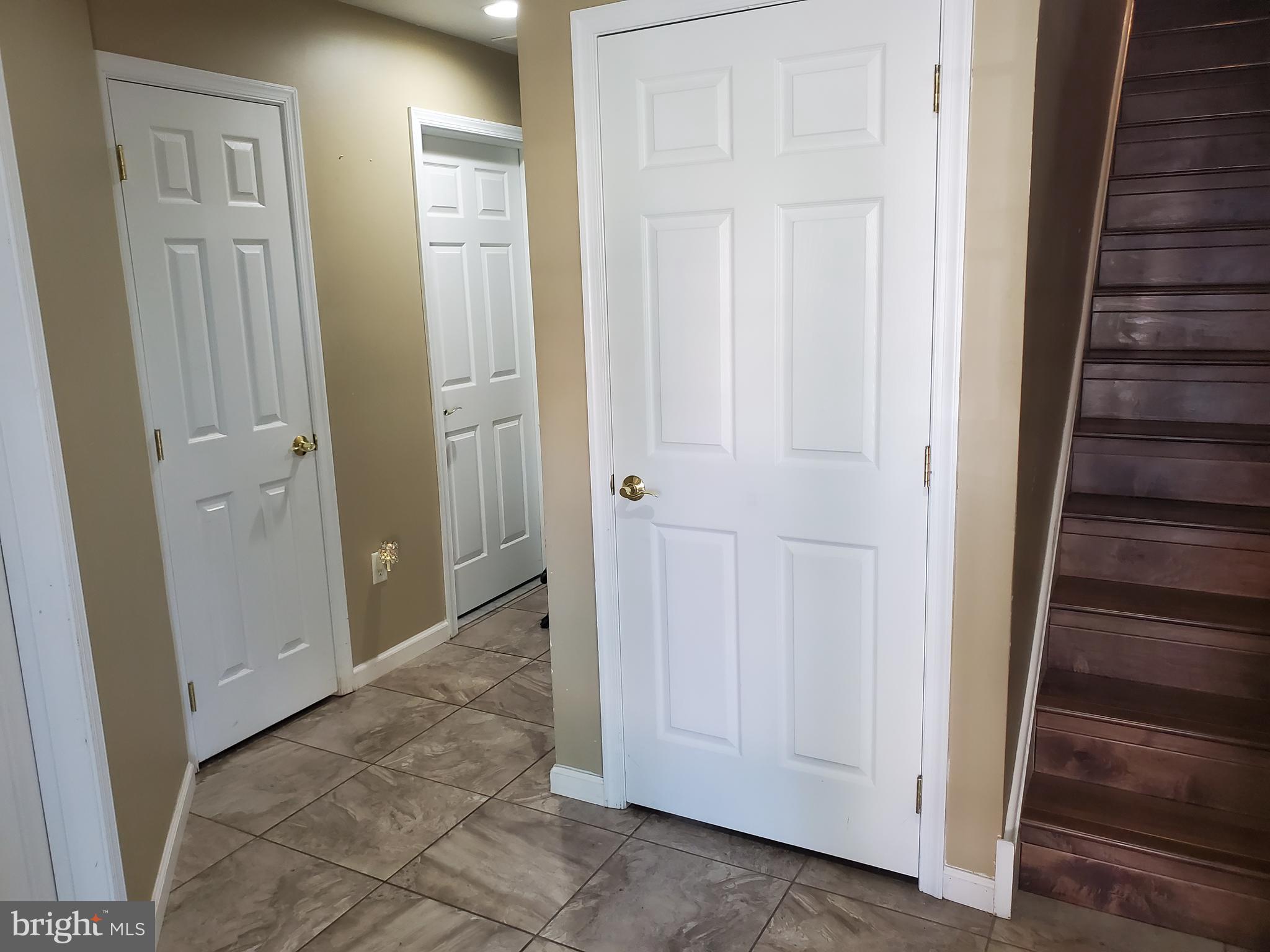 323 Harbour Boulevard Riverton, NJ 08077 - Photo 23 of 31 Entry way