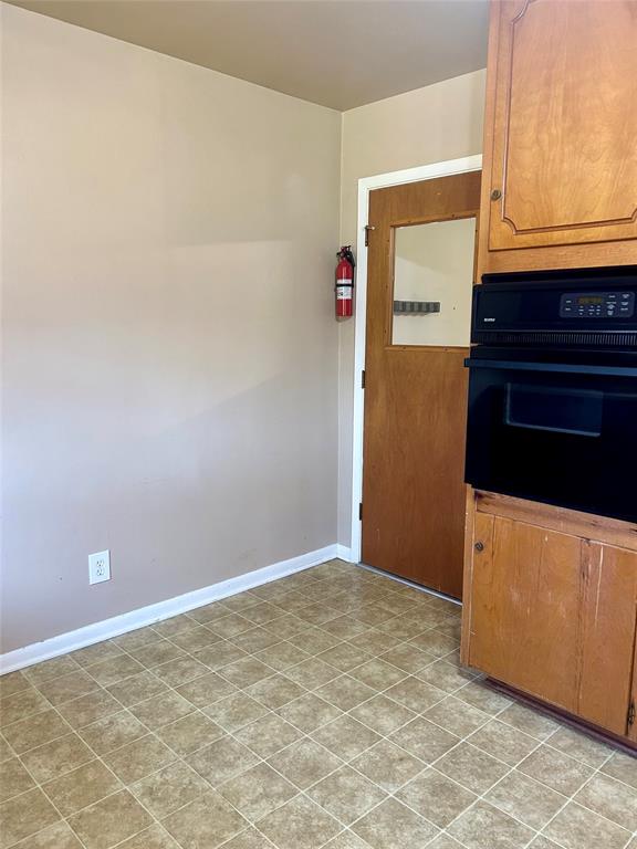 406 Northwest 5th Street Hubbard, TX 76648 - Photo 30 of 40 a view of an empty room