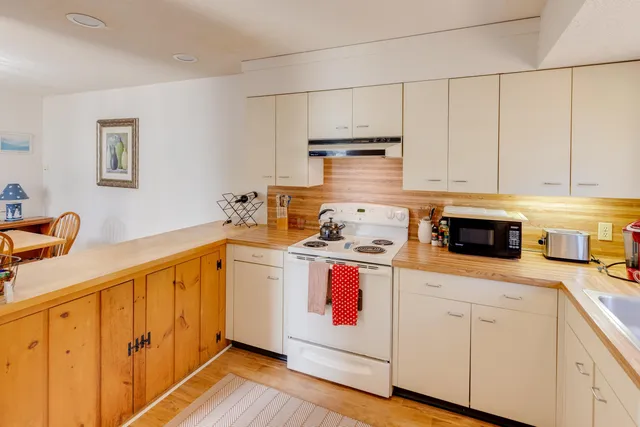 $620,000 | 89 Clearbrook Road, Unit 2, Lincoln, NH 03251