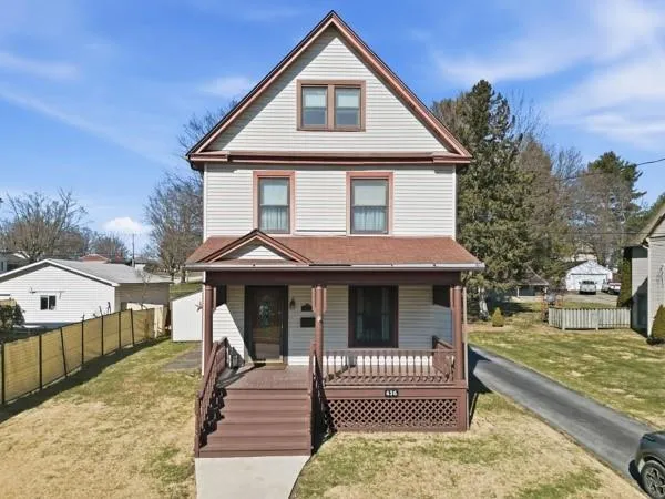 $235,000 | 436 West Neshannock Avenue, New Wilmington, PA 16142