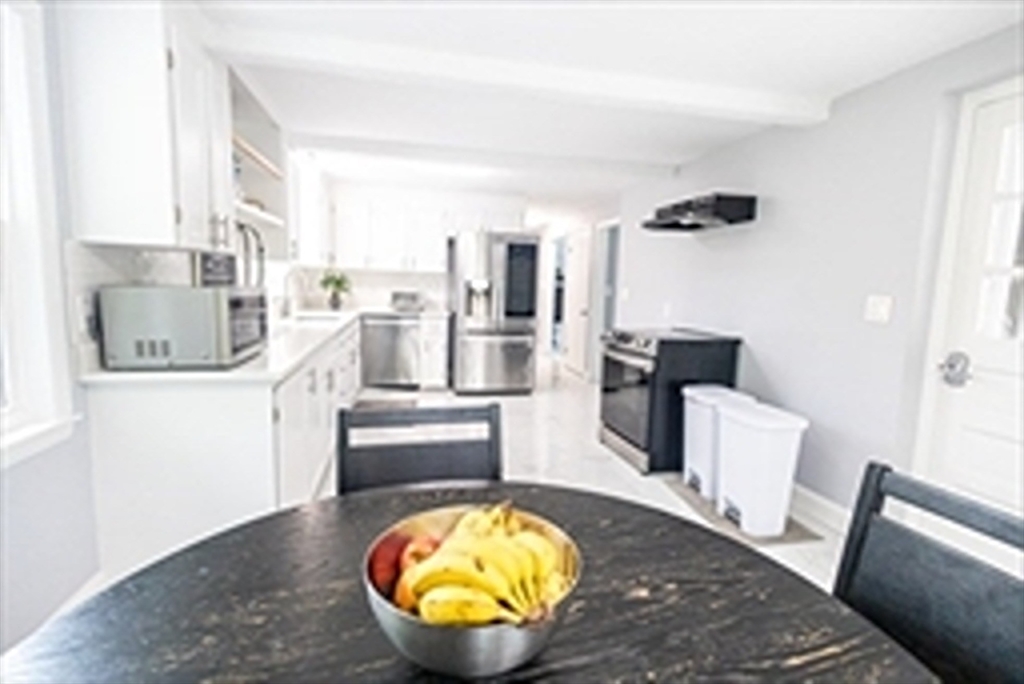 40 Neal Street Walpole, MA 02081 - Photo 8 of 27