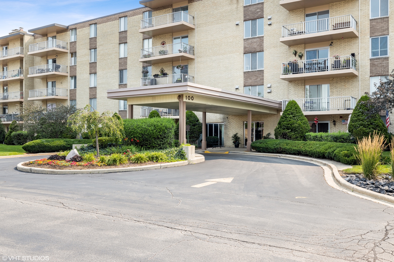 100 West Butterfield Road, Unit 403N Elmhurst, IL 60126 - Photo 2 of 18