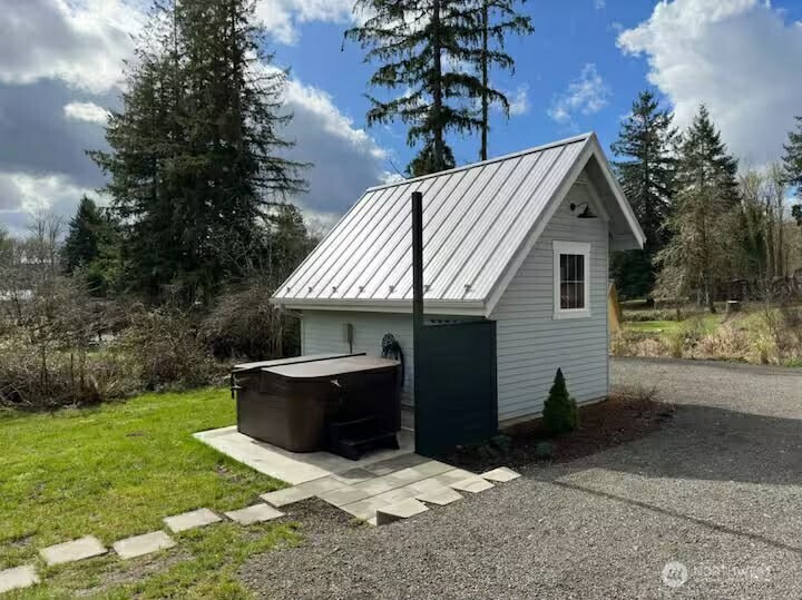 108 Chief Kiona Road Silver Creek, WA 98585 - Photo 4 of 21