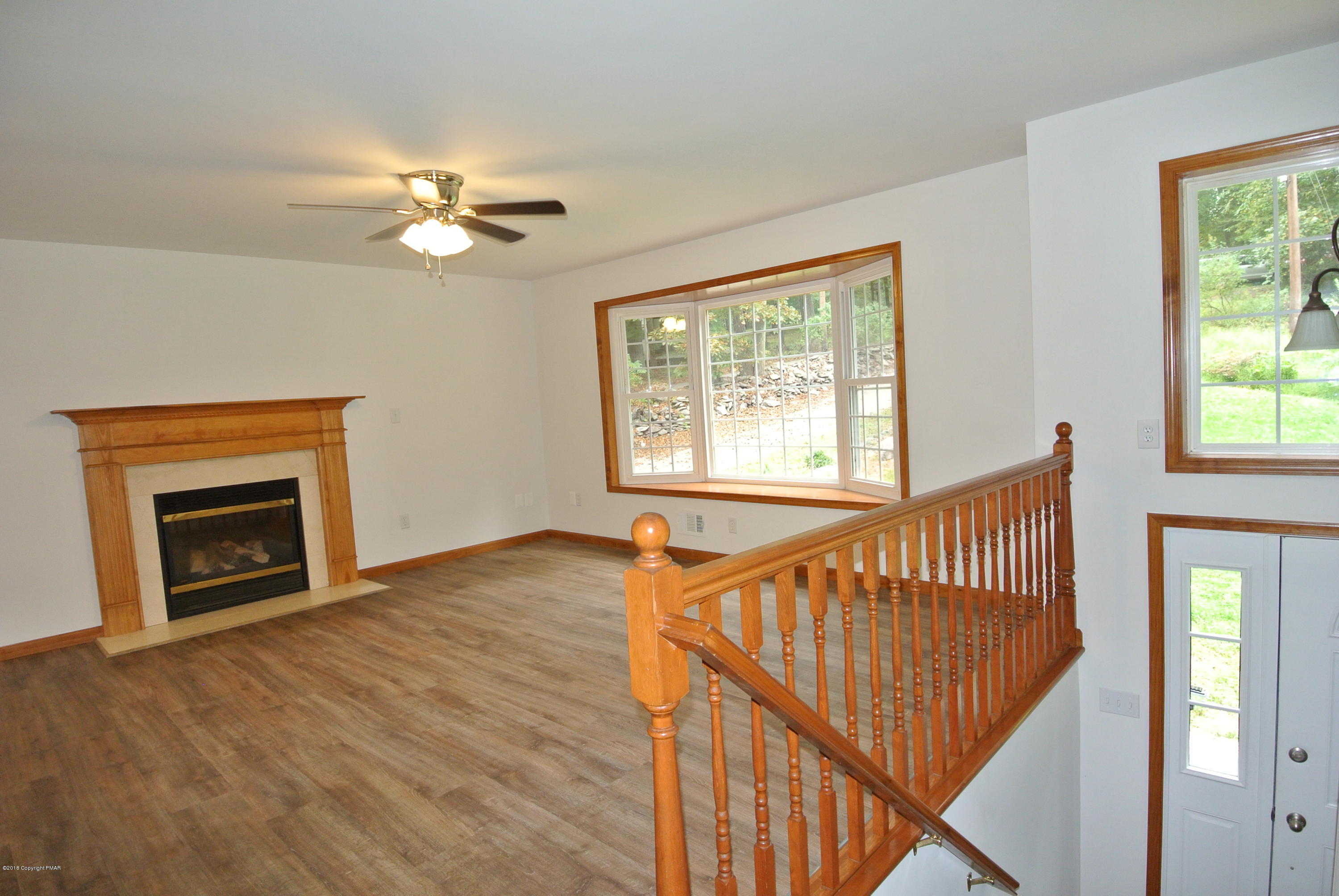 213 Leo Road Bartonsville, PA 18321 - Photo 3 of 27 LIVING ROOM