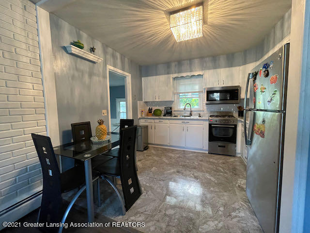 3614 Pleasant Grove Road Lansing, MI 48910 - Photo 25 of 47 Kitchen