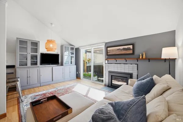 $449,000 | 178 Courtyards East, Windsor, CA 95492