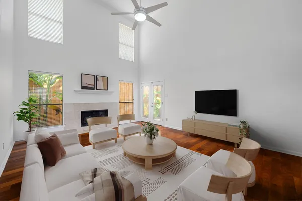 $2,500 | 1914 Augusta Drive, Unit 25, Houston, TX 77057