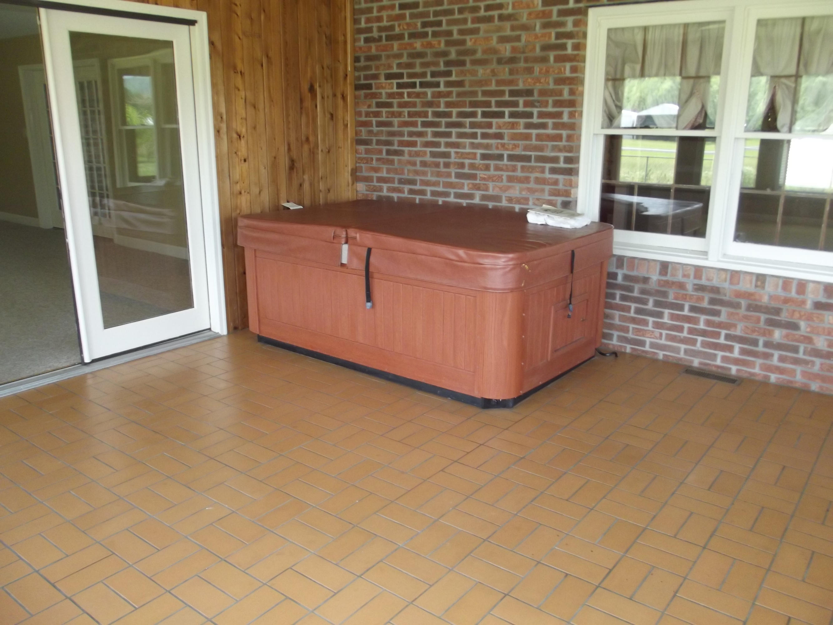 139 Twin Acres Road Middlesboro, KY 40965 - Photo 18 of 24 DSCF9112