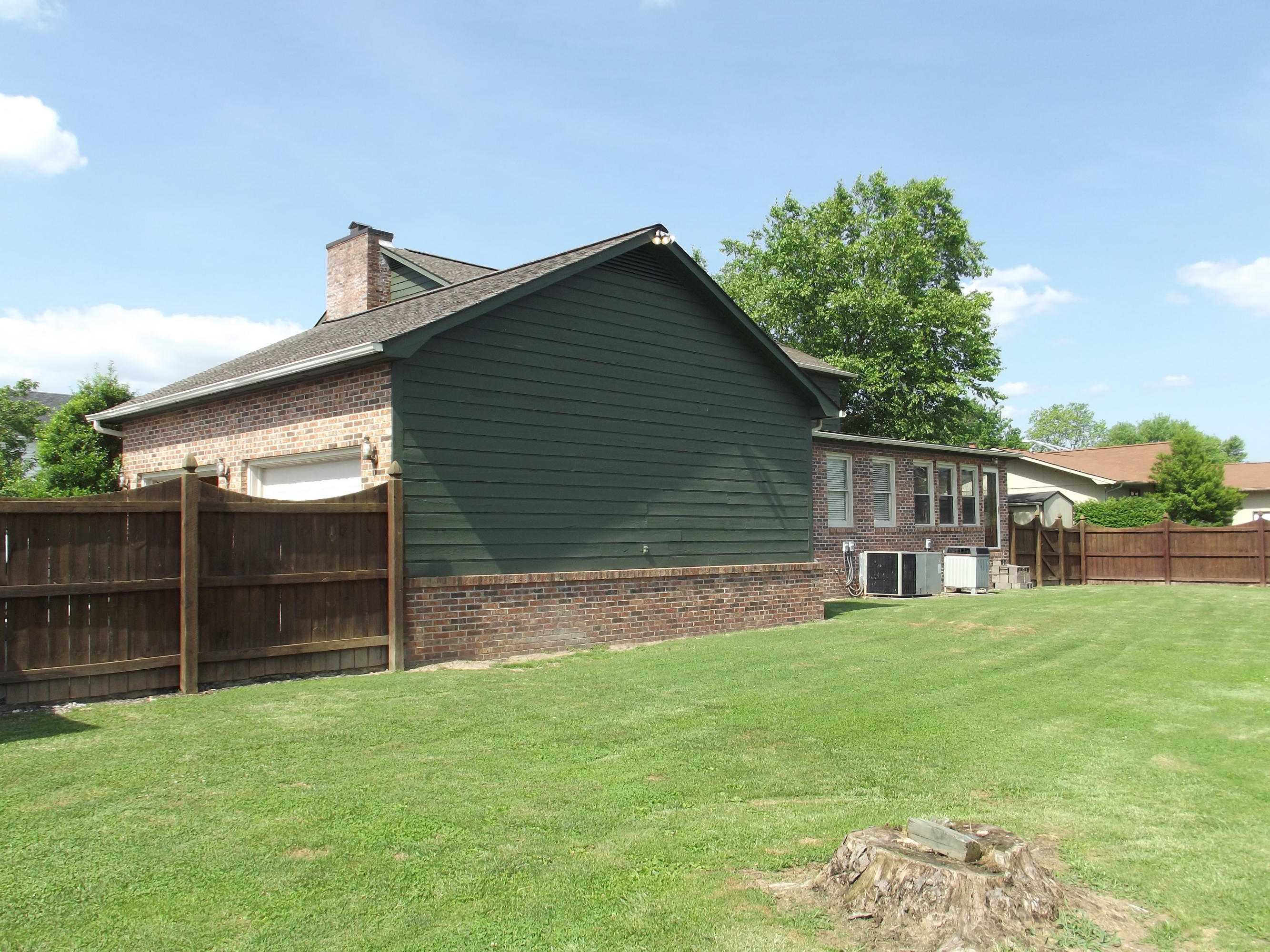 139 Twin Acres Road Middlesboro, KY 40965 - Photo 9 of 24 DSCF9125