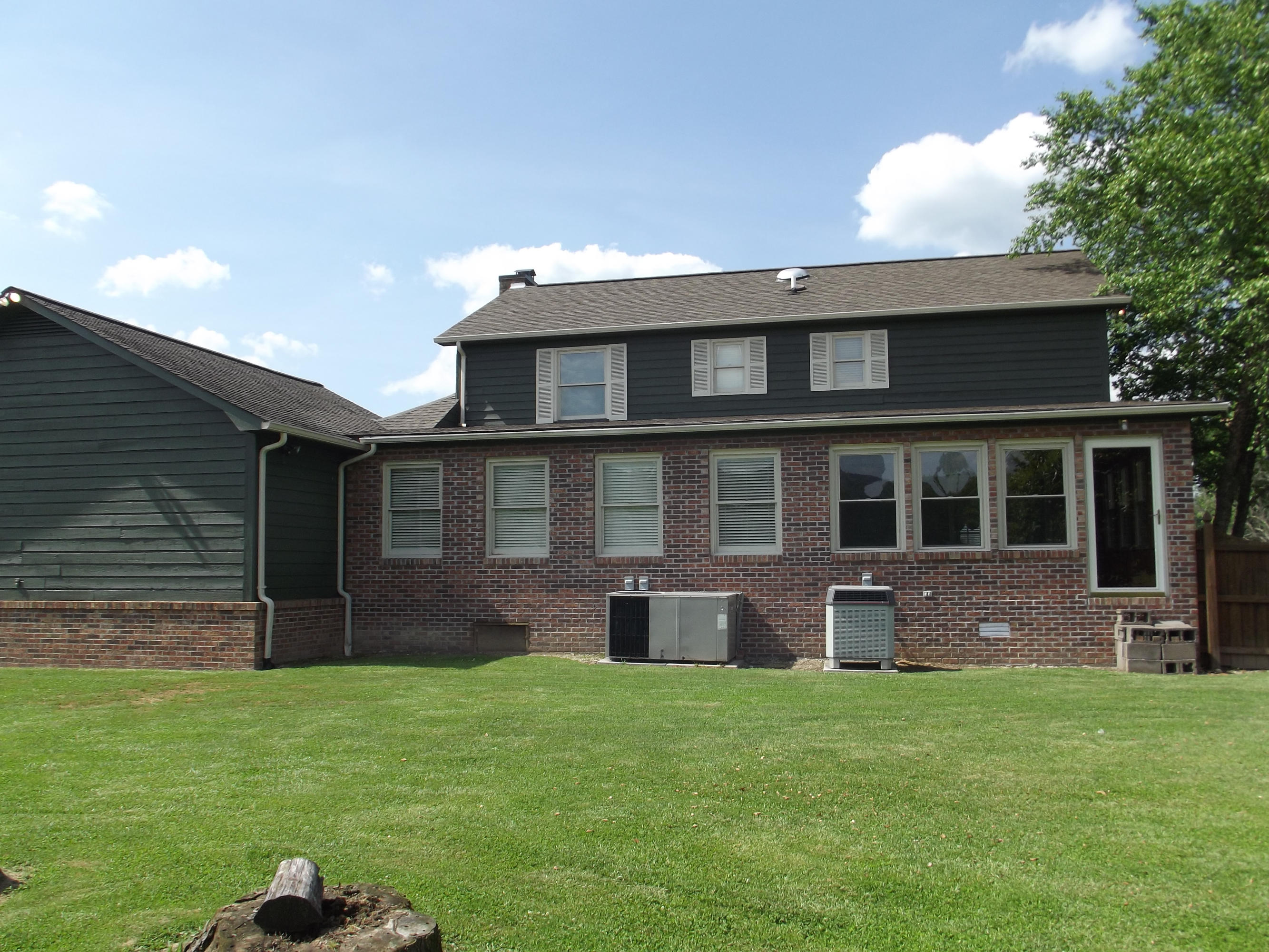 139 Twin Acres Road Middlesboro, KY 40965 - Photo 10 of 24 DSCF9126