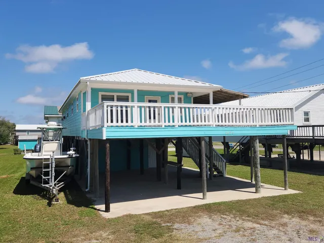 $325,000 | 3493 Highway 1, Grand Isle, LA 70358