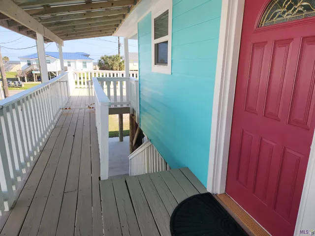 $325,000 | 3493 Highway 1, Grand Isle, LA 70358