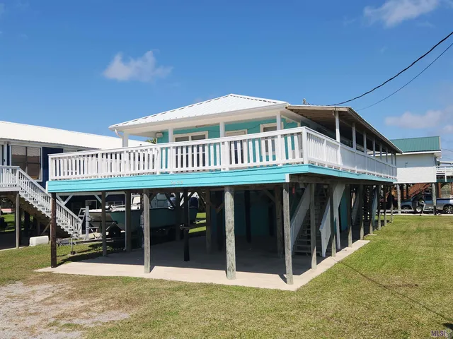 $325,000 | 3493 Highway 1, Grand Isle, LA 70358