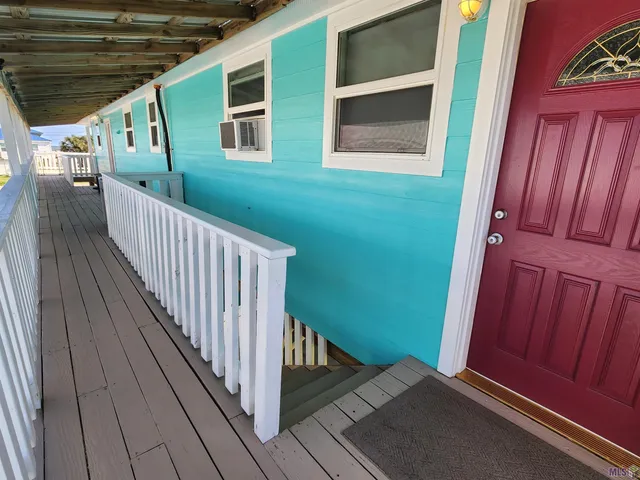 $325,000 | 3493 Highway 1, Grand Isle, LA 70358