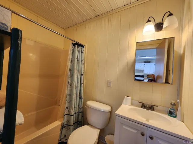 $325,000 | 3493 Highway 1, Grand Isle, LA 70358