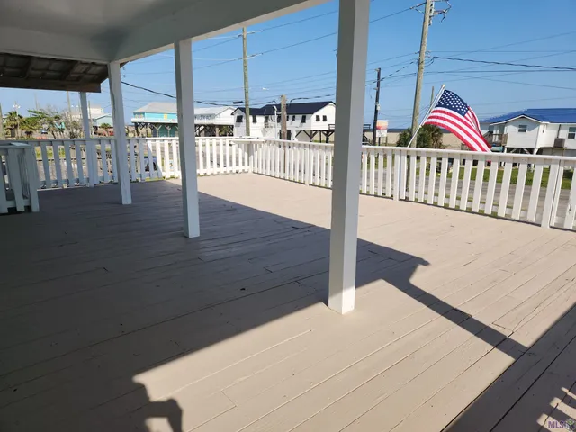 $325,000 | 3493 Highway 1, Grand Isle, LA 70358