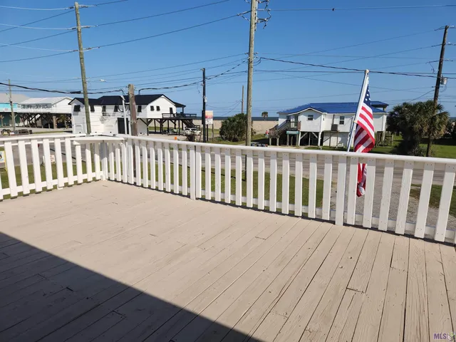 $325,000 | 3493 Highway 1, Grand Isle, LA 70358