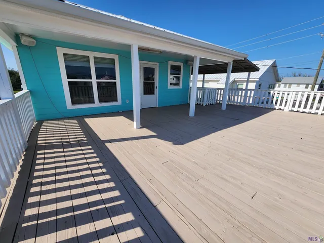 $325,000 | 3493 Highway 1, Grand Isle, LA 70358