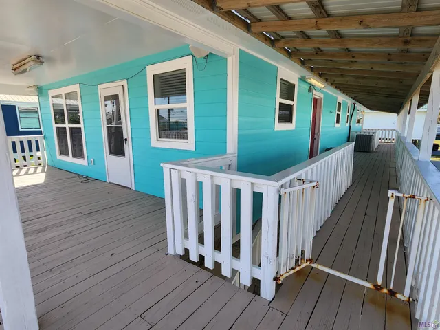 $325,000 | 3493 Highway 1, Grand Isle, LA 70358