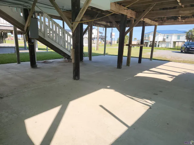 $325,000 | 3493 Highway 1, Grand Isle, LA 70358